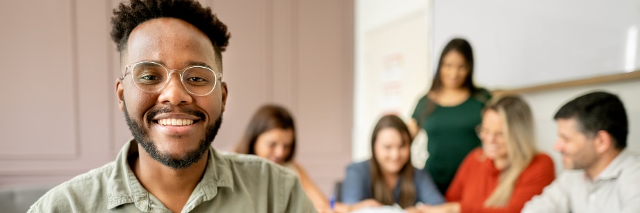 Pessoa outlier: saiba o que é e como identificar no recrutamento