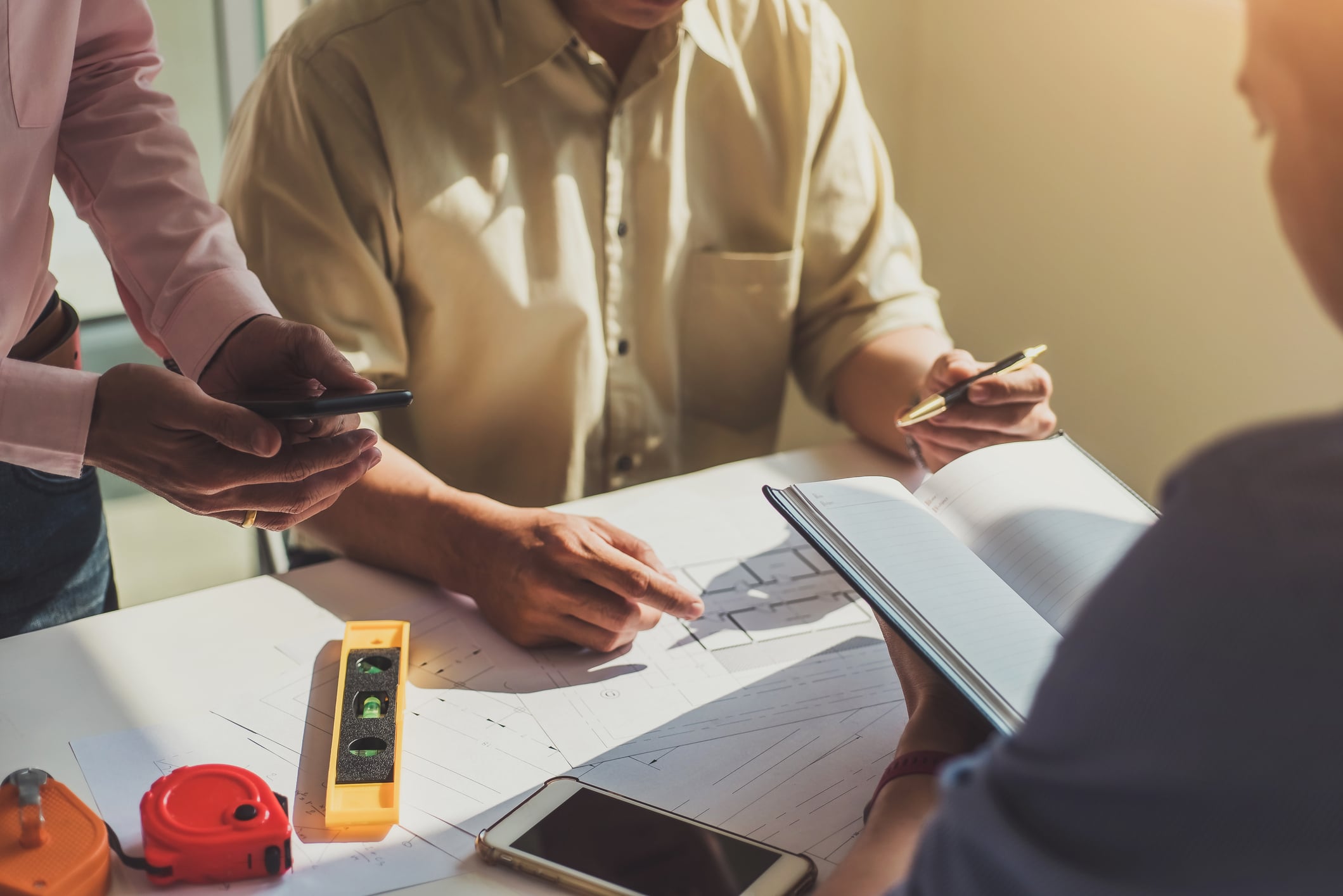 Descubra o poder do feedback construtivo para o crescimento da PME