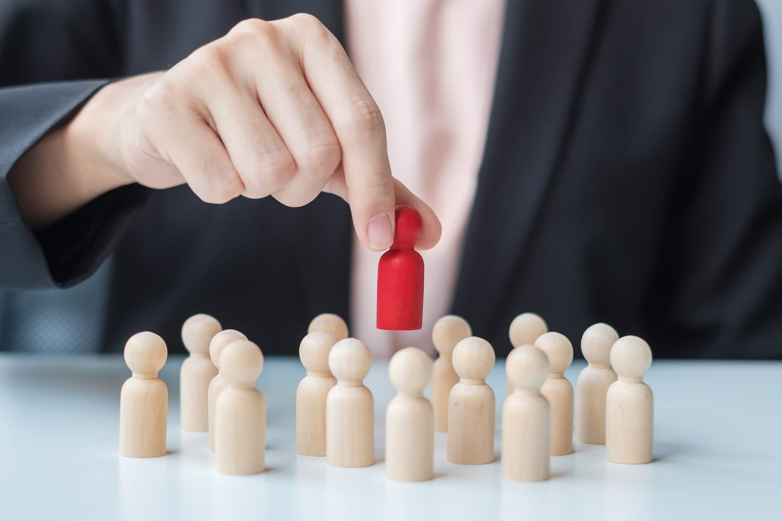 Cargos mais difíceis de contratar em 2025: estratégias para pequenas empresas